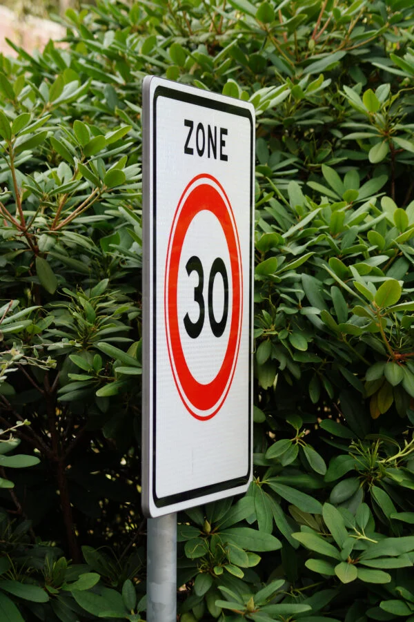 Biobased en 100% circulaire verkeersbordenbrimos